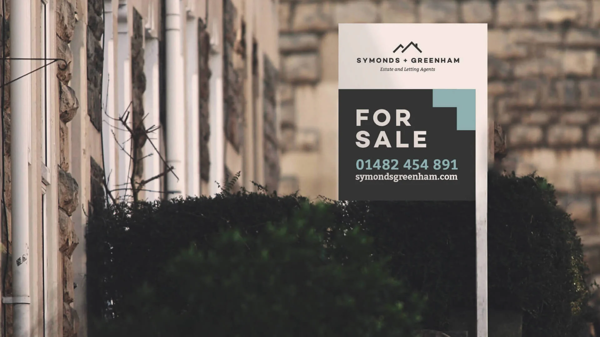 StrawberryToo_Portfolio_Symonds+Greenham-sign.jpg
