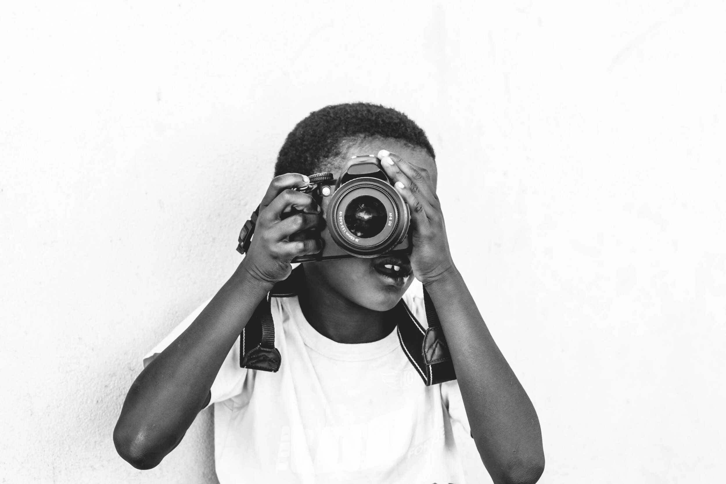 Photo - photographer-child - Photo by .jpg