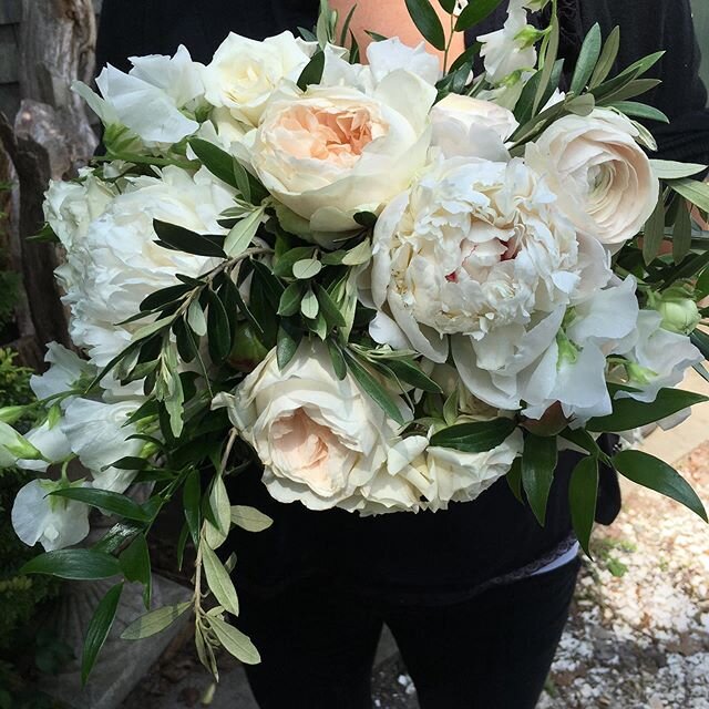 The magic of peonies. 
#organicbouquet #capecodwedding #lilacscapecod