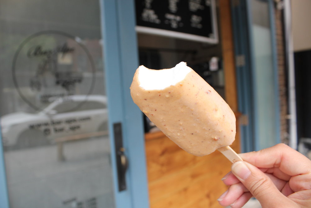 TOASTED ALMOND &amp; COCONUT GELATO BAR