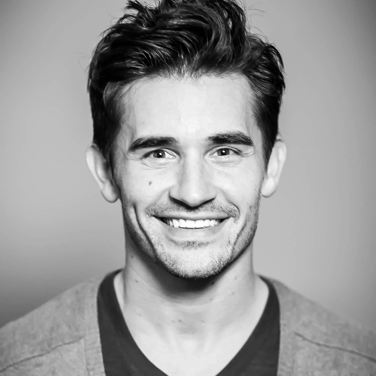 HEADSHOTfinals+%281+of+5%29.jpg
