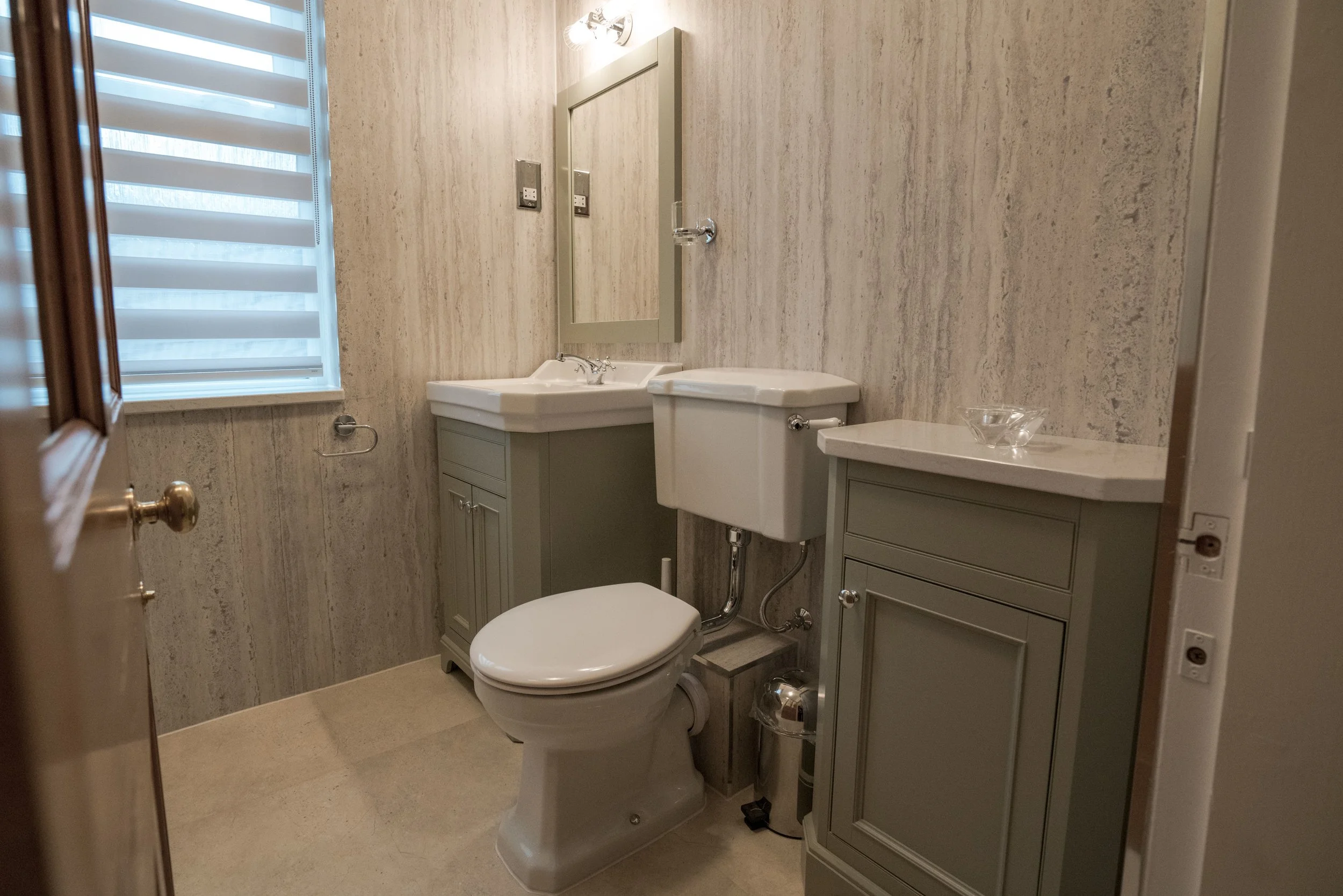 Bunbury - Stylish Downstairs Shower Room.