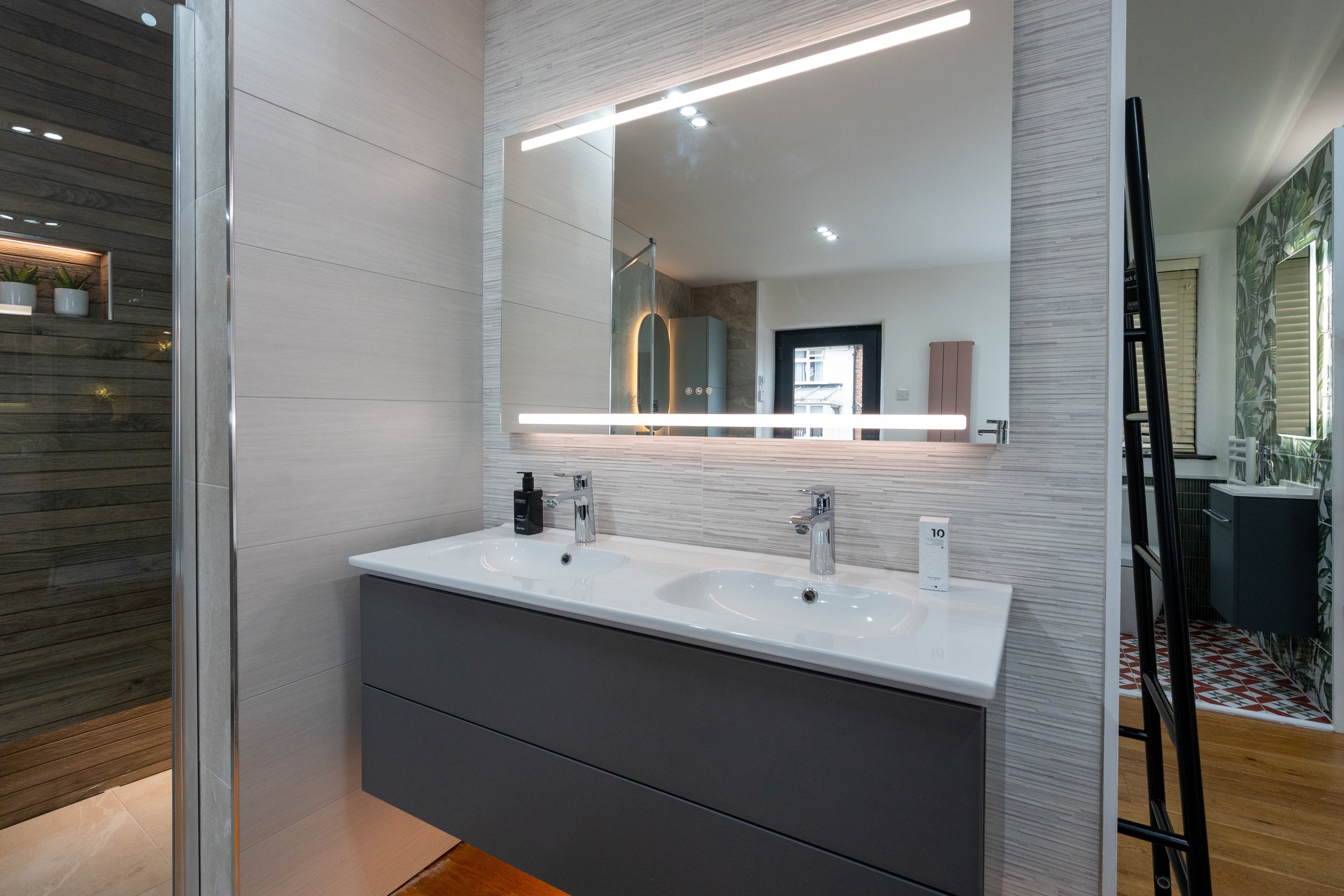 ValeBathroomsShowroom2023-17.jpg