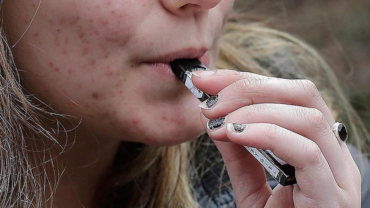 Schumer urges FDA to ban 'Elf Bars,' e-cigs made in China