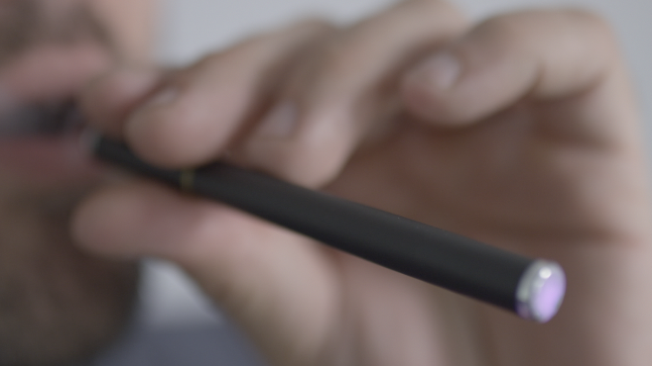 age to buy vapes in arizona Some Arizona legislators want tougher vaping laws, higher smoking age main image 1