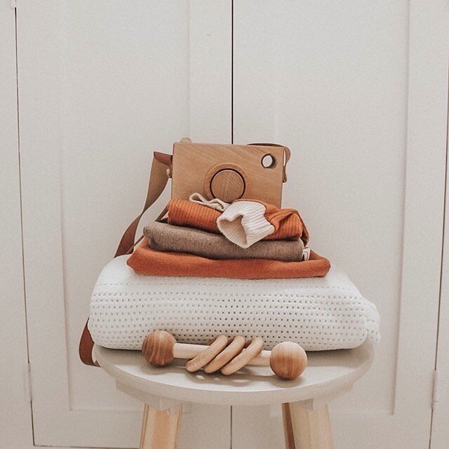 We have teamed up with @steviemaxine to bring you an adorable ✨ GIVEAWAY✨ that is perfect for mamas or mamas to be! You will WIN a 50.00 shop credit for @thelittlewandererclothingco and a wooden toy camera from @woodenandwander! . .
.

1. To enter pl