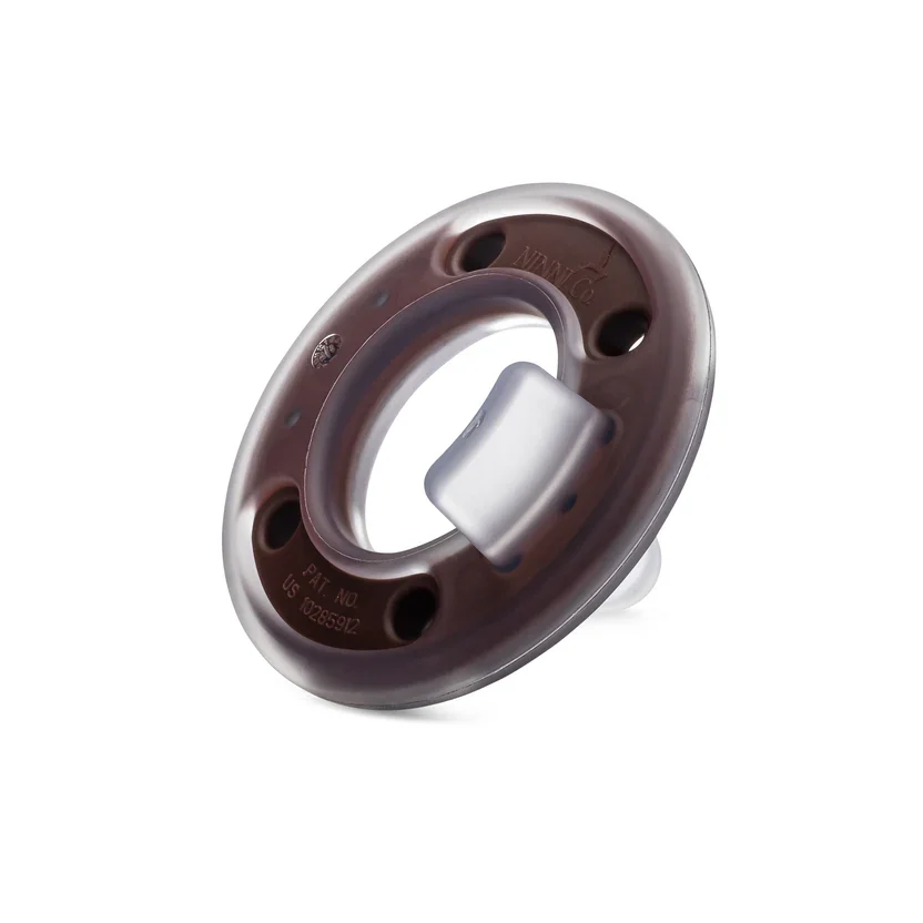Ninni_Pacifier-1_pk_Cocoa-9-Edit_Amazon.webp