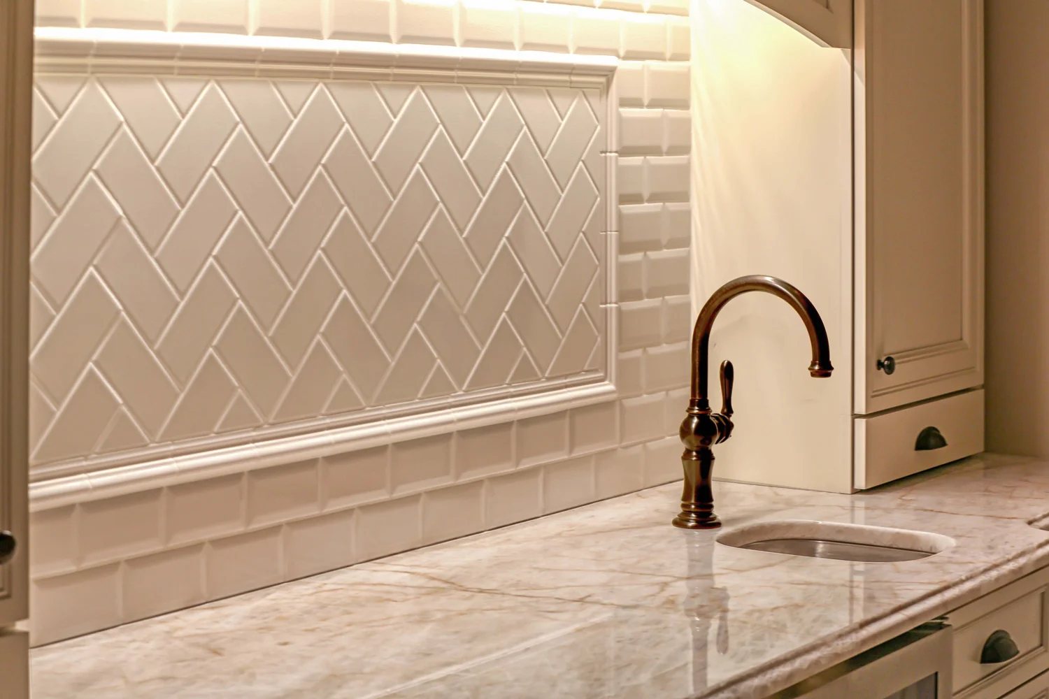 Countertops are quartzite Cristallo.