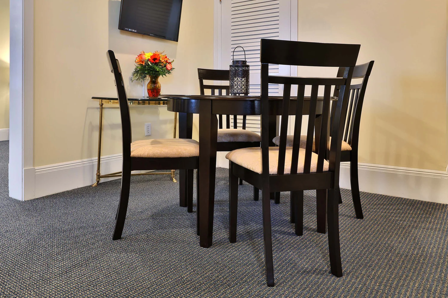 Funeral home family meeting area design.