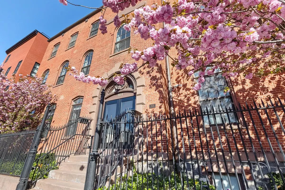 Exterior of 401 Hicks Street in Cobble Hill Brooklyn