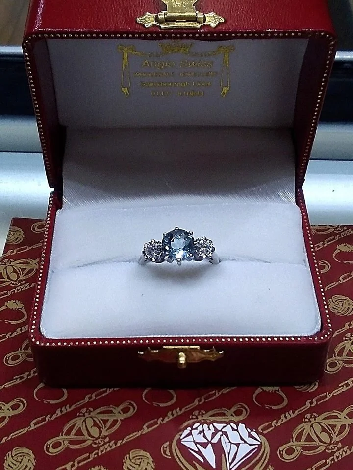 18ct White Gold 1.45ct Aquamarine and 0.20ct Diamond Ring