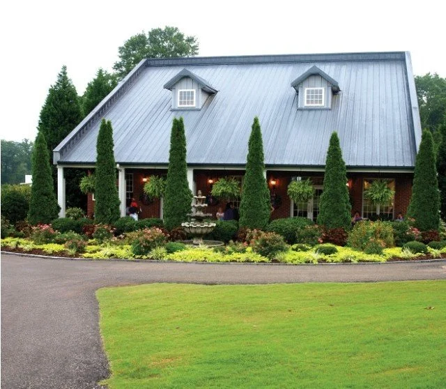 Wedding reception at Morgan Creek Winery in Harpersville, Alabama with vineyard views and catering by Tre Luna Catering.