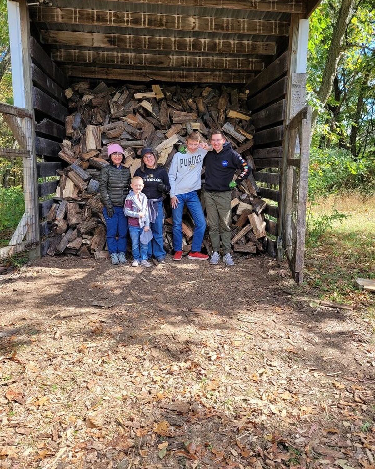 Elizabeth Knea led a group of students on a second annual service trip to @campluwisomo over the fall break! They stacked wood and completed other projects around camp before enjoying a day of sight seeing in the Dells! Thanks to those who spent thei