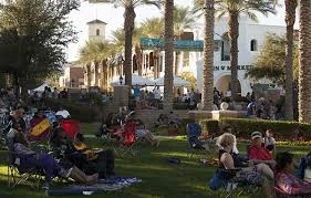 _1_people_on_the_grass.jpg