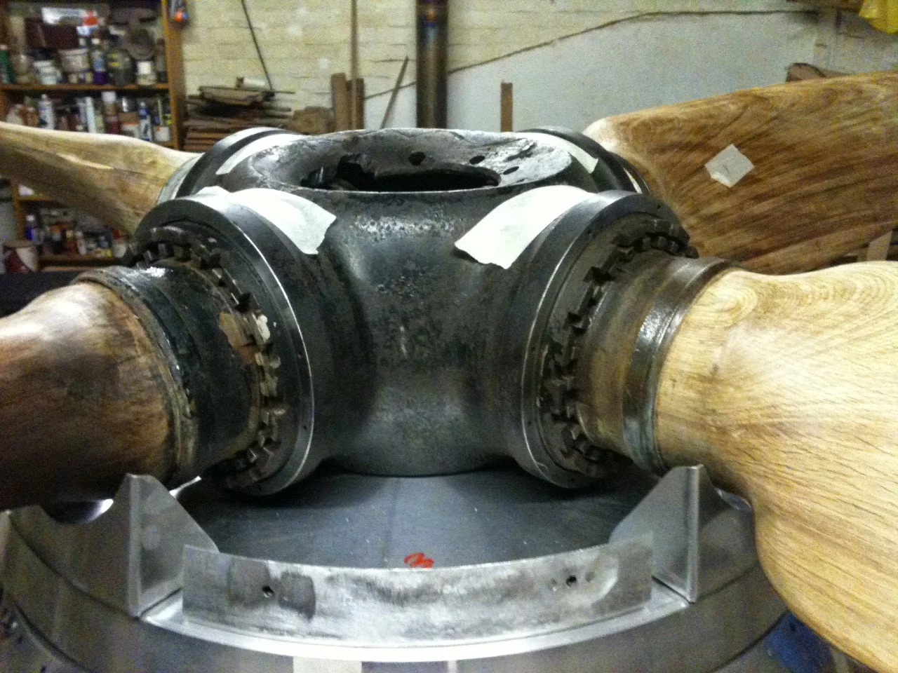 Fitting the prop blades.jpg