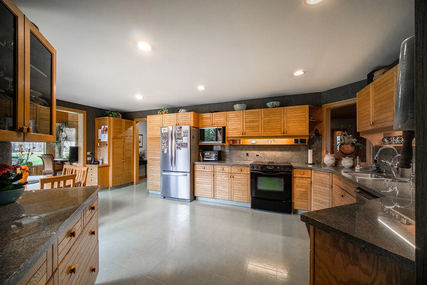15. 260 Bonner Avenue.jpg