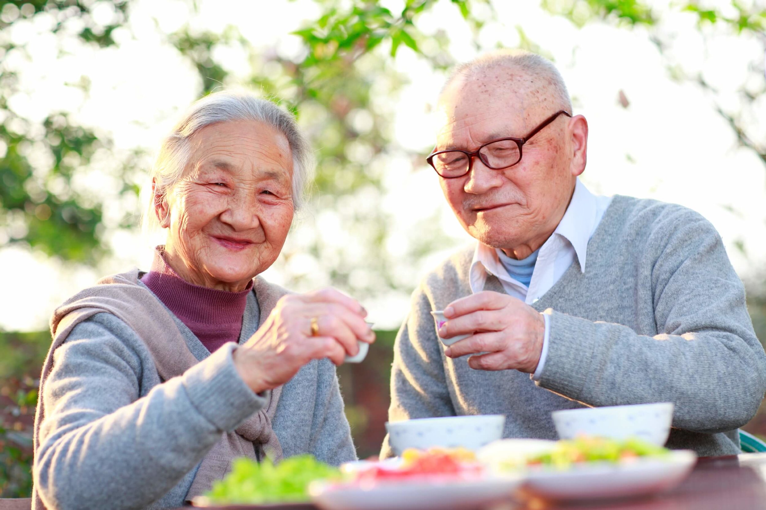 asian couple eating.jpg