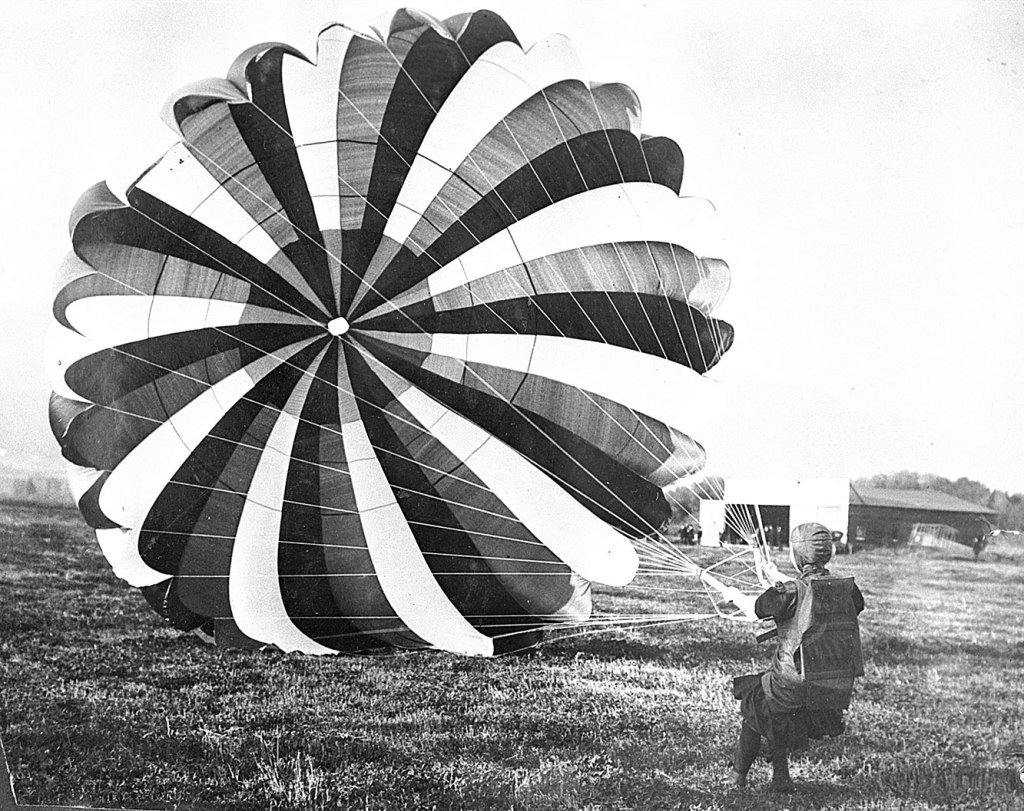 Charles and Tiny Broadwick. Inventors of the modern parachute. 