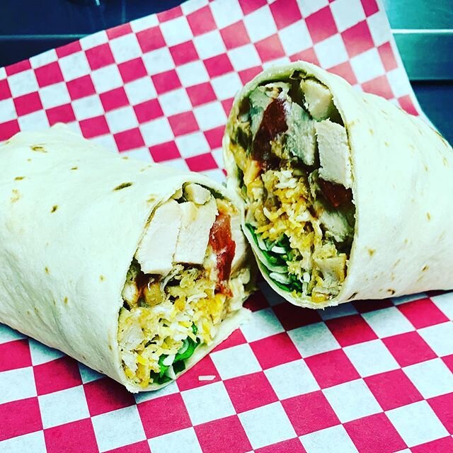 Perfect day for a chicken wrap! Crunchy, Buffalo, Chicken Cordon Bleu, Chicken Bacon Ranch all with crispy or grilled chicken?! What&rsquo;s your favorite?! Peppermint frozen yogurt all weeken! #daribarn #froyo #chickenwraps