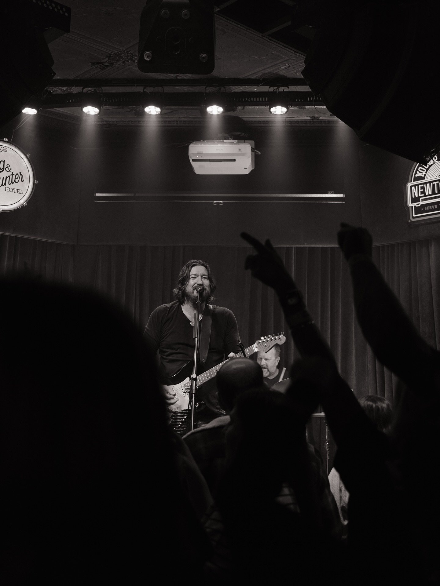 We spent our Friday night with @adameckersleyband 🤘🏽WILD.