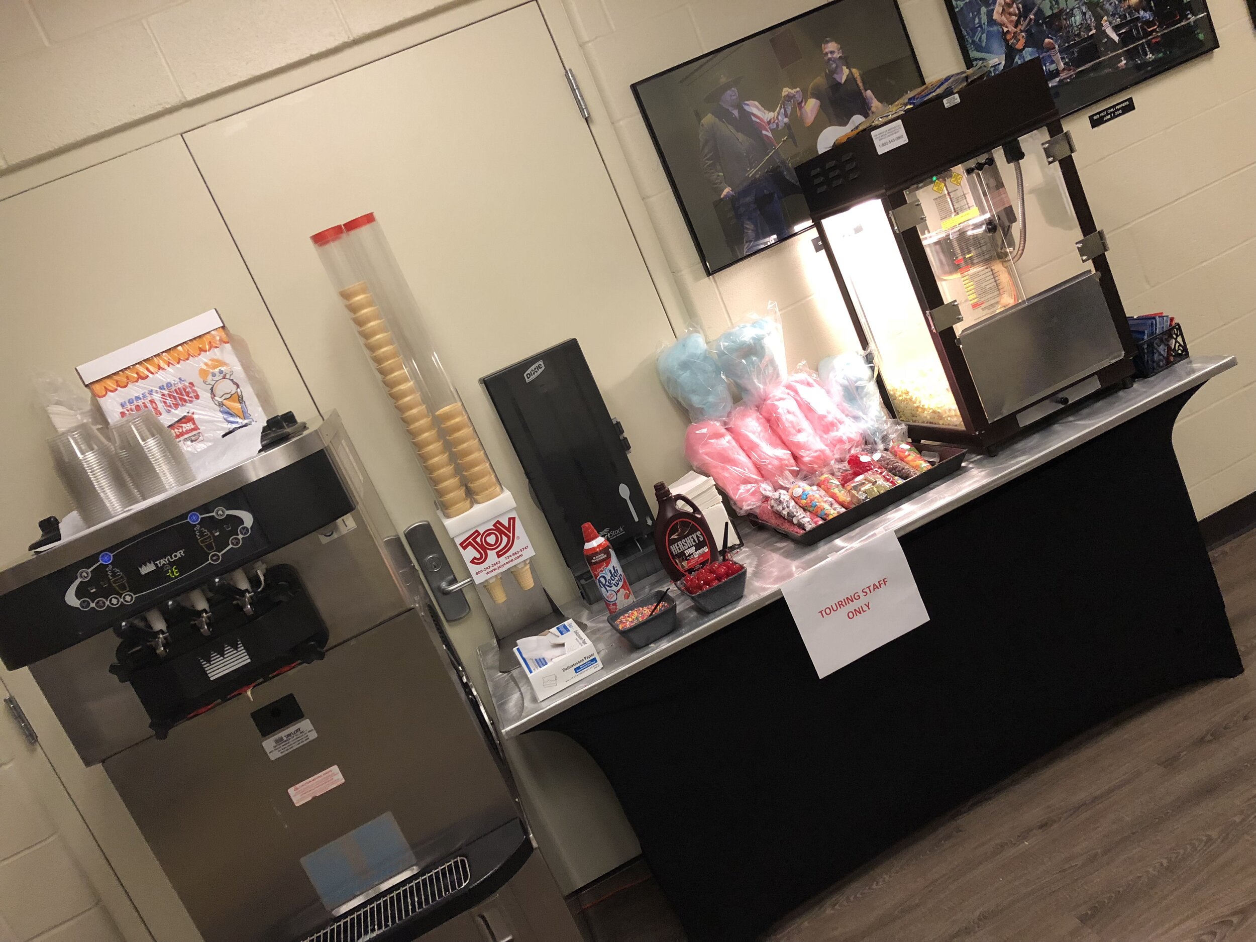 Private setup for Chris Stapleton’s room after his concert at KFC! Yum Center