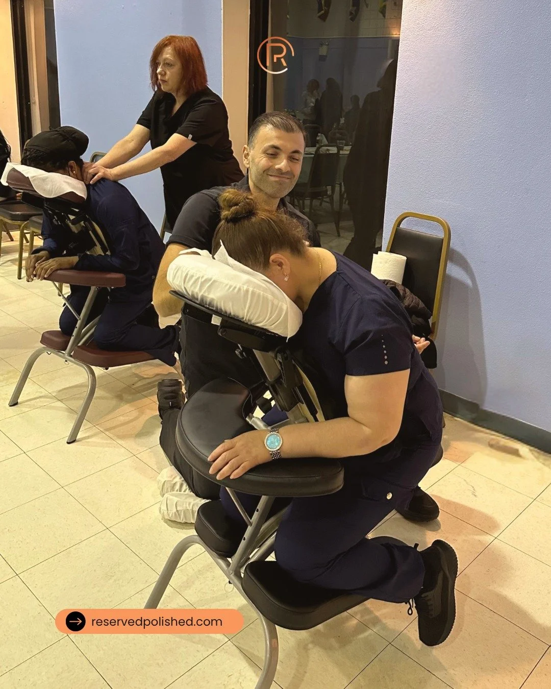 January doesn&rsquo;t happen in waiting rooms, it happens in living rooms, offices and boardrooms, where the year actually starts.

Mobile wellness matters now: we bring professional care directly to your team. Short, targeted treatments relieve stre