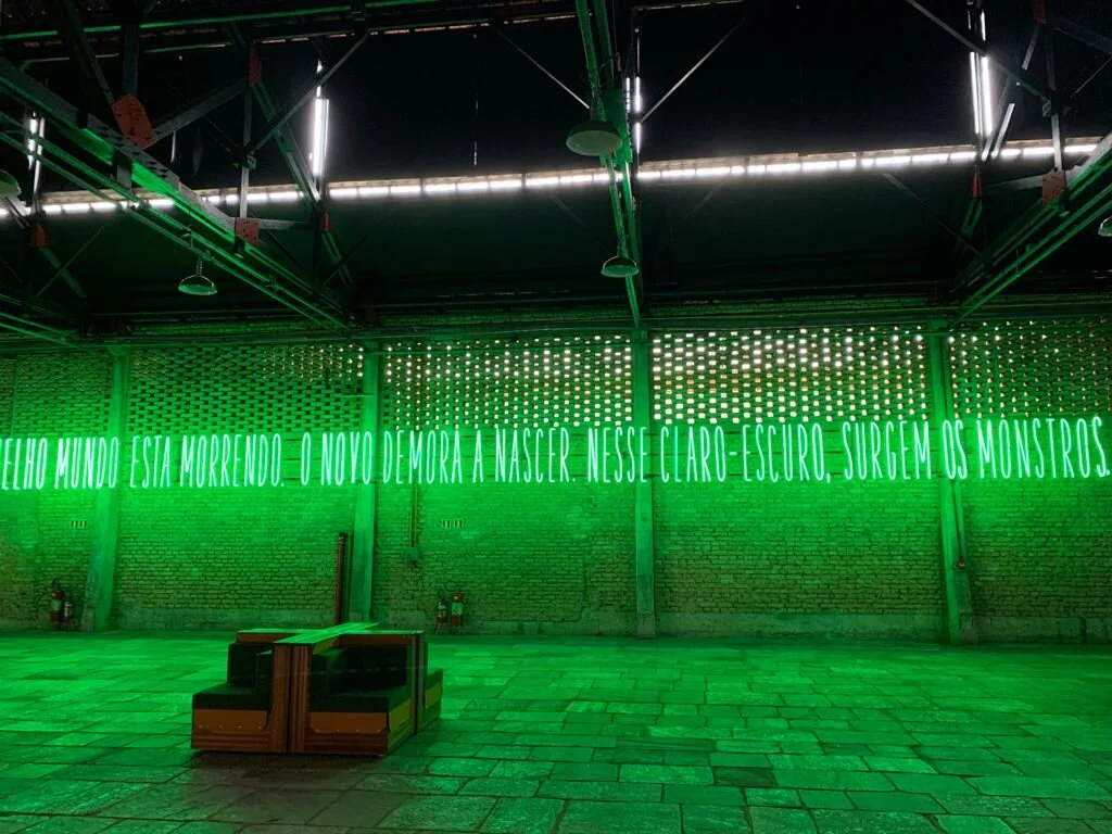 Alfredo Jaar Lamento das imagens — Magnólia Costa