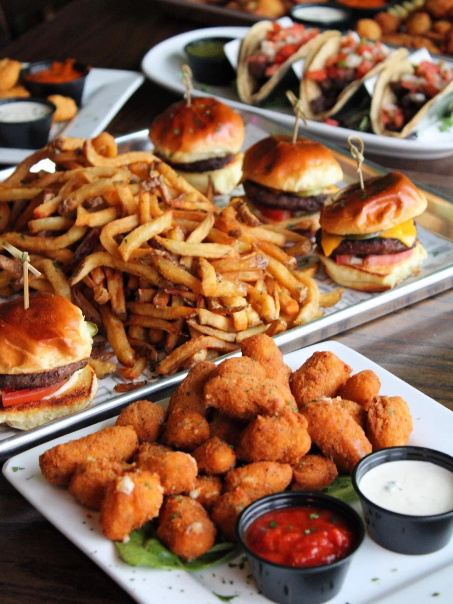 Super Bowl Sunday Spread. 🔥
We have the ultimate game day eats! 

See you all here for the big game! 🏈

👉 https://www.stretchbarchicago.com

#stretch #wrigleyville #superbowl