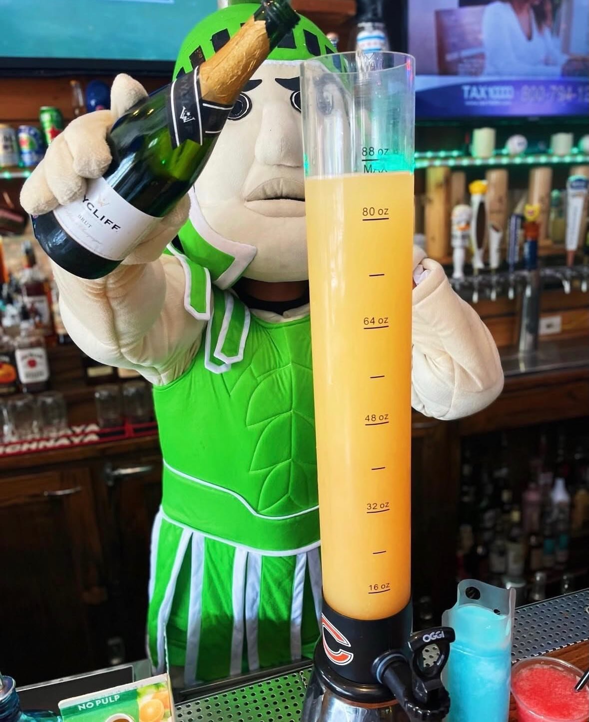 MIMOSA TOWER GIVEAWAY 🥂 Brunch at Stretch just got a serious upgrade. We&rsquo;re giving one lucky winner a Full Mimosa Tower at Stretch &mdash; perfect for your next brunch crew. 🍊✨

Want to win?
👉 Follow @stretchbarandgrill
❤️ Like this post
👯 