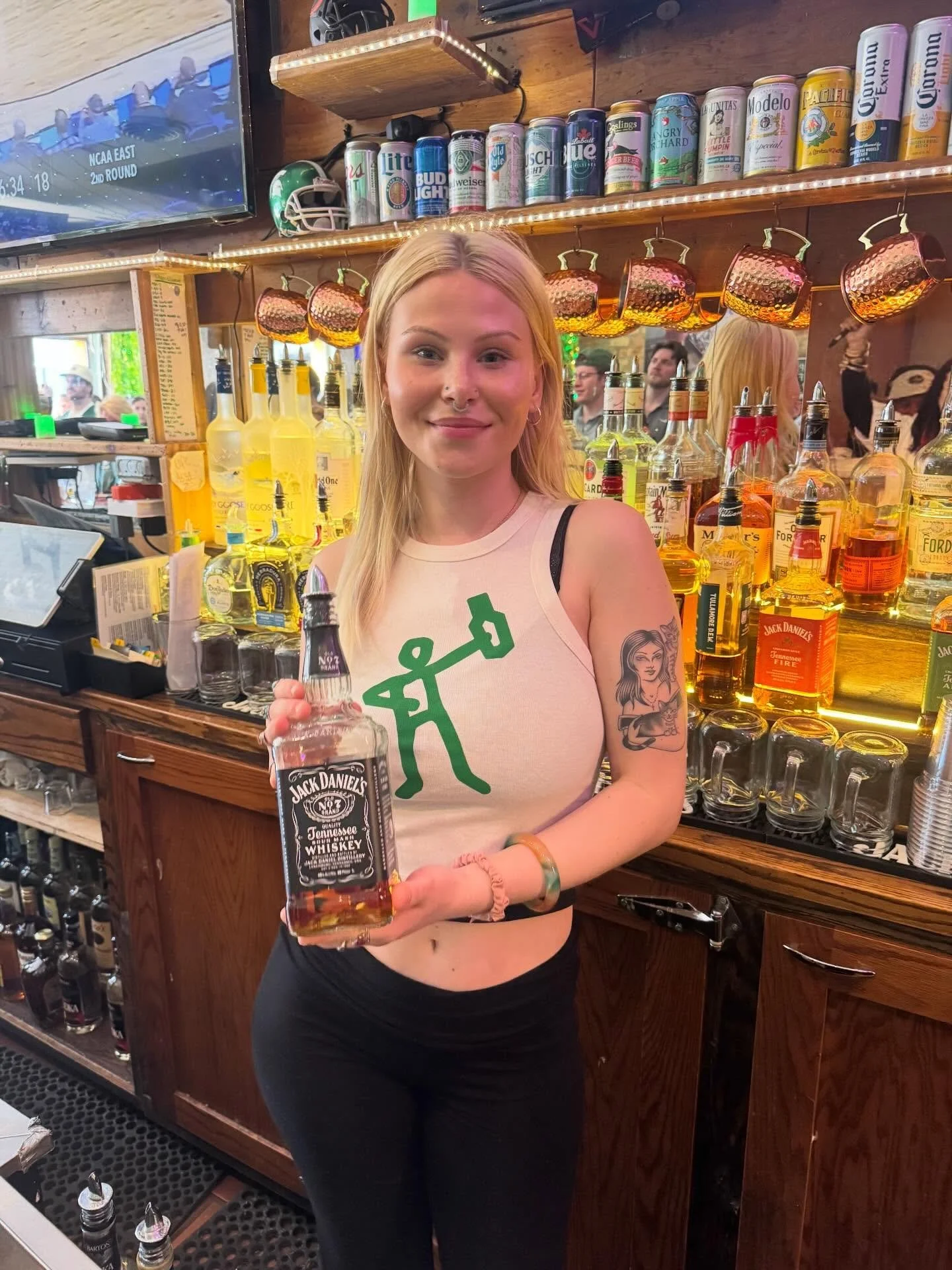 SUNDAY FUNDAY AT STRETCH! 🎉
We open at 11AM! Catch all the games today &amp; enjoy our specials all tournament long:

$6 Miller Lite
$6 Modelo
$35 Beer Towers
$6 SPARTY Bombs
$5 Madness 

👉 https://www.stretchbarchicago.com

#marchmadness #wrigleyv