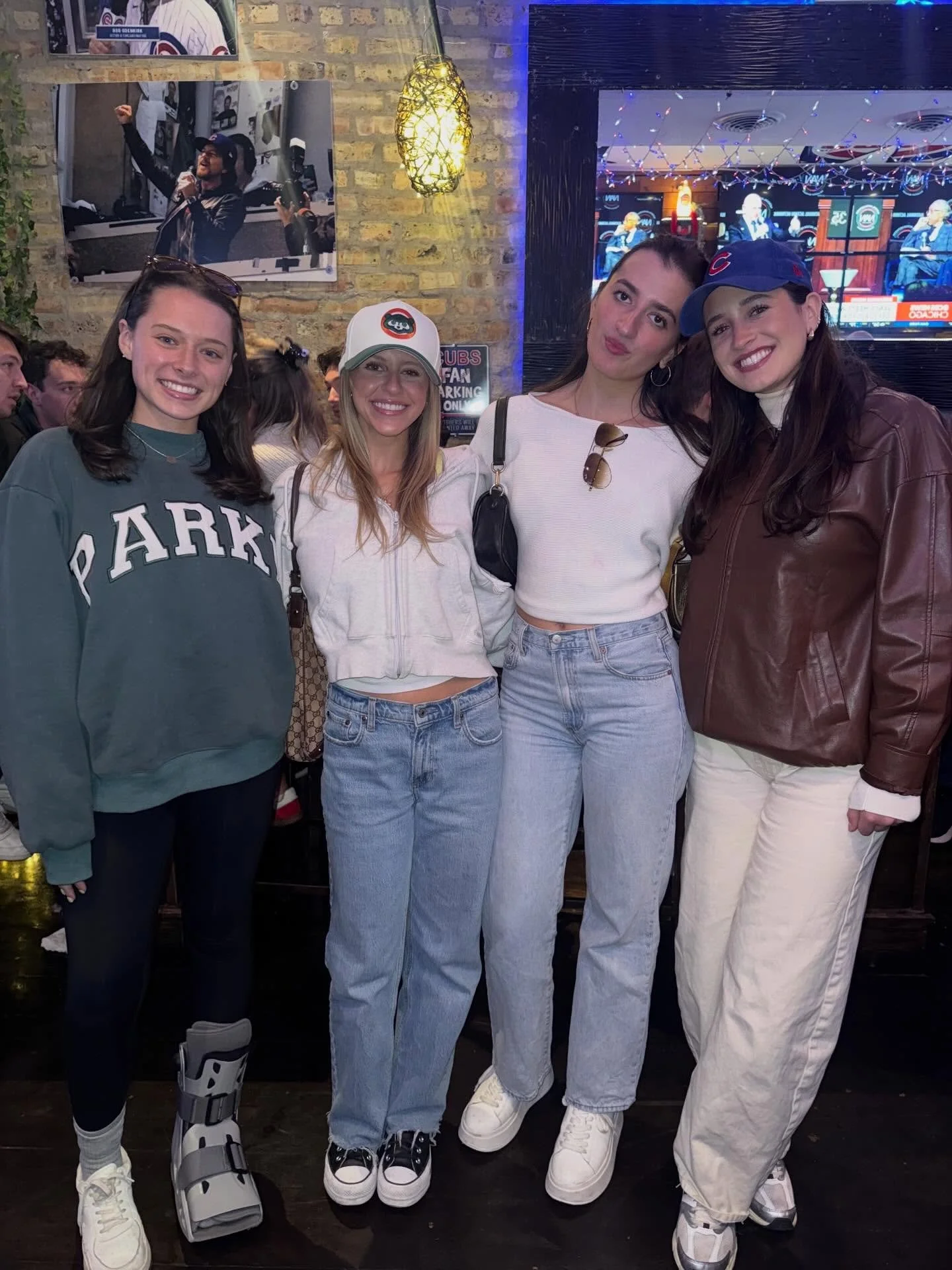 #SundayFunday is calling! 🍻 Round up the squad and join us at Stretch! 

⏰ Open at 10:30AM! 

⚾️ Cubs at 1:20PM 
⛳️ Masters Sunday 

👉 Reserve table: https://www.stretchbarchicago.com

#stretch #wrigleyville #cubs #gocubs