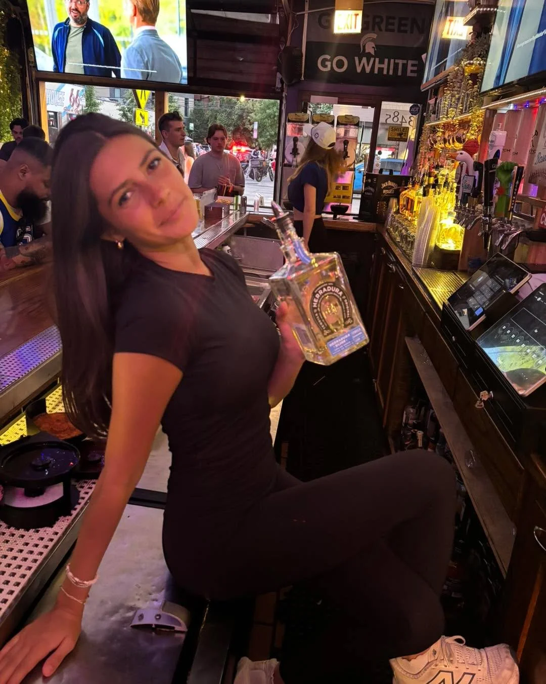 Sunday Funday mood. 🥃
See ya at Stretch! 

⚾️ Cubs vs Giants at 7:30pm
🌭 $10 Beer + Hot Dog

Reserve your table: https://www.stretchbarchicago.com

#wrigleyville #stretch #privateparties #gameday
