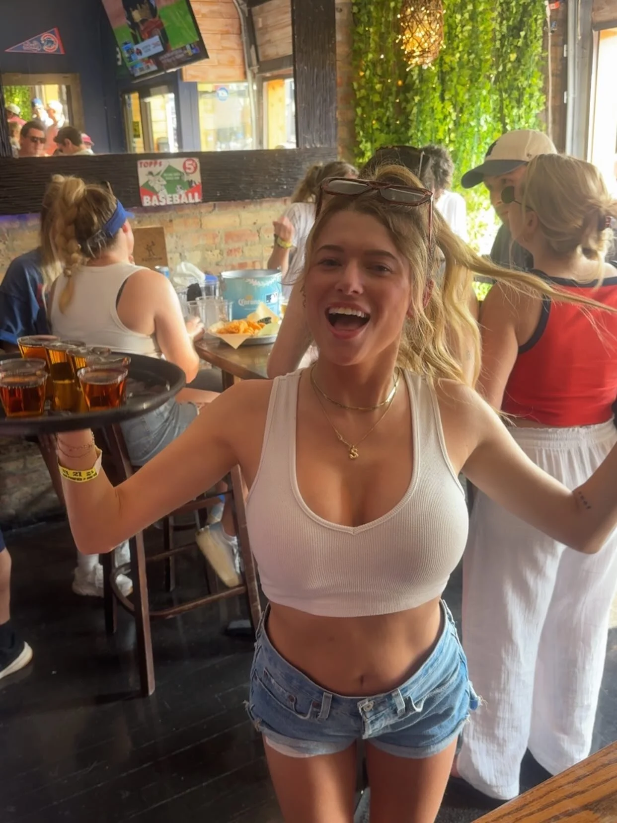 It&rsquo;s going down at Stretch! 🥃
⚽️ Mexico vs South Africa 2pm 
🎶 Mumford &amp; Sons tonight (be here for the pregame!) 

Reserve your table: https://www.stretchbarchicago.com

#wrigleyville #stretch #privateparties #worldcup #chicago