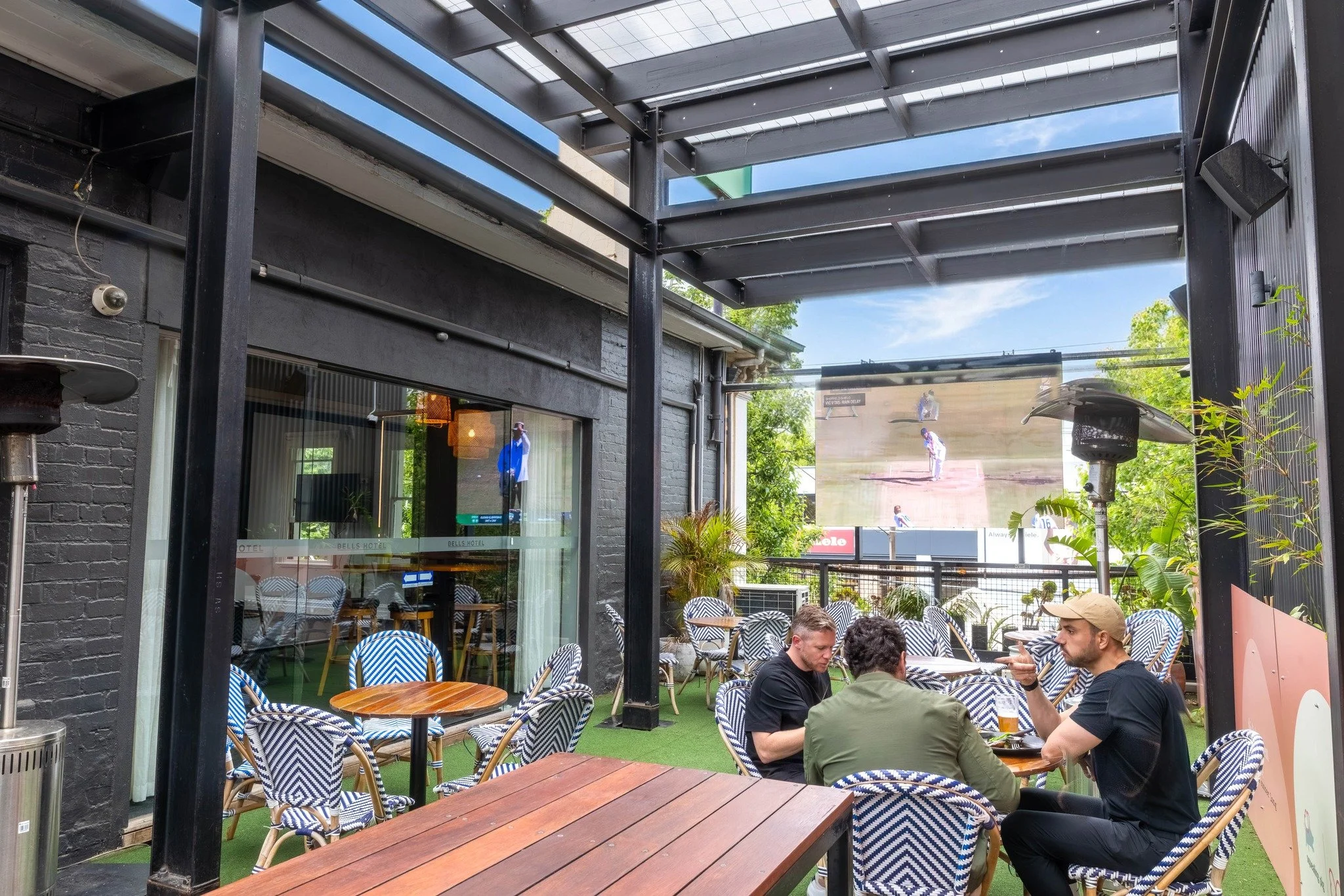 Catch every moment of the Boxing Day Test today at Bells!

Pull up a seat, grab a drink and a pub meal and enjoy the game.

Whether you&rsquo;re there from the very start, the big plays, or the final overs, we&rsquo;ve got the perfect spot to soak up