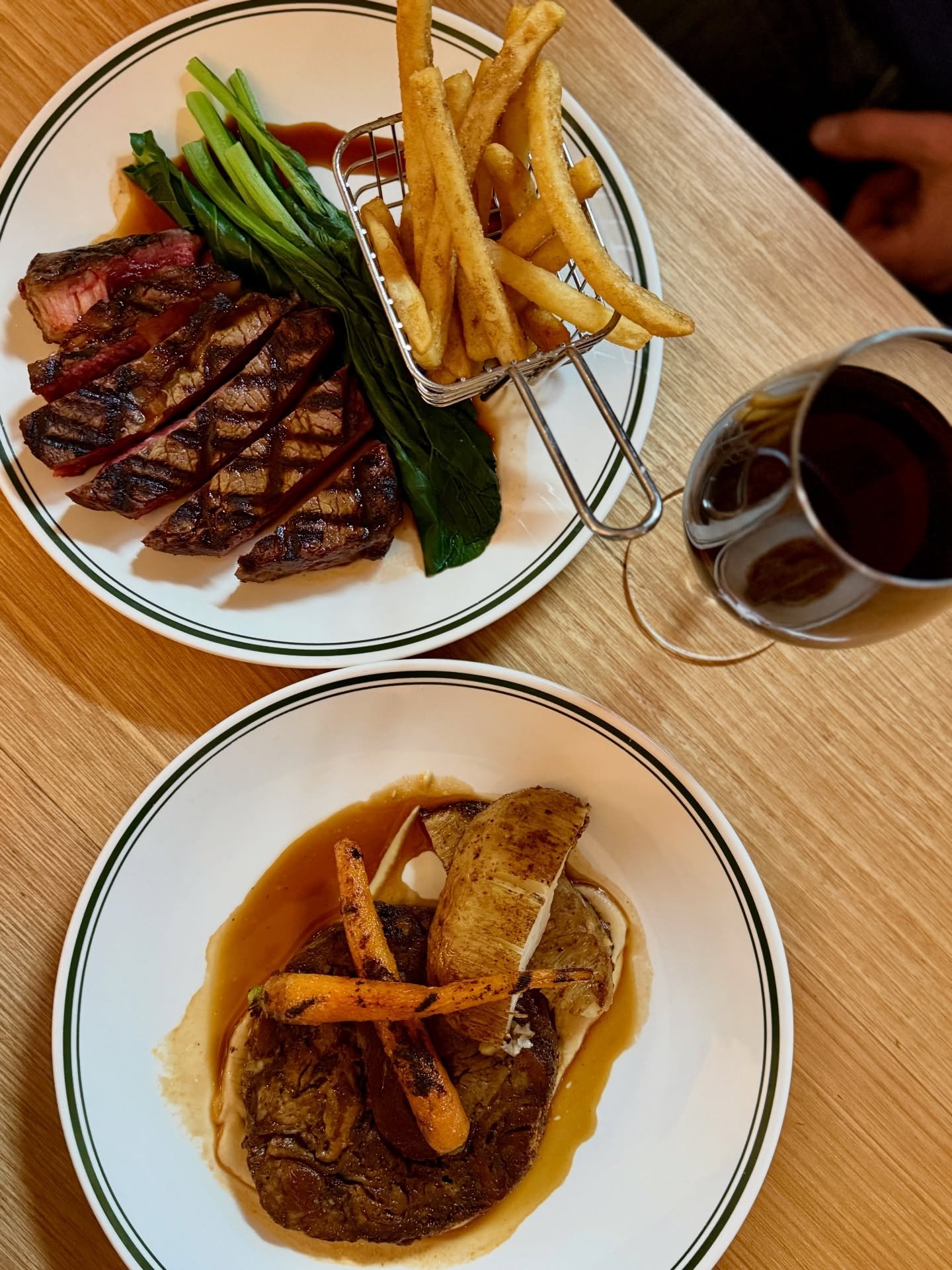 Ease into the new year with a relaxed meal at Bells Hotel.
 Kick back with great pub food, cold drinks and casual catch-ups as you settle into January.

No rush, no fuss: just good company, good flavours and a chilled start to 2026!