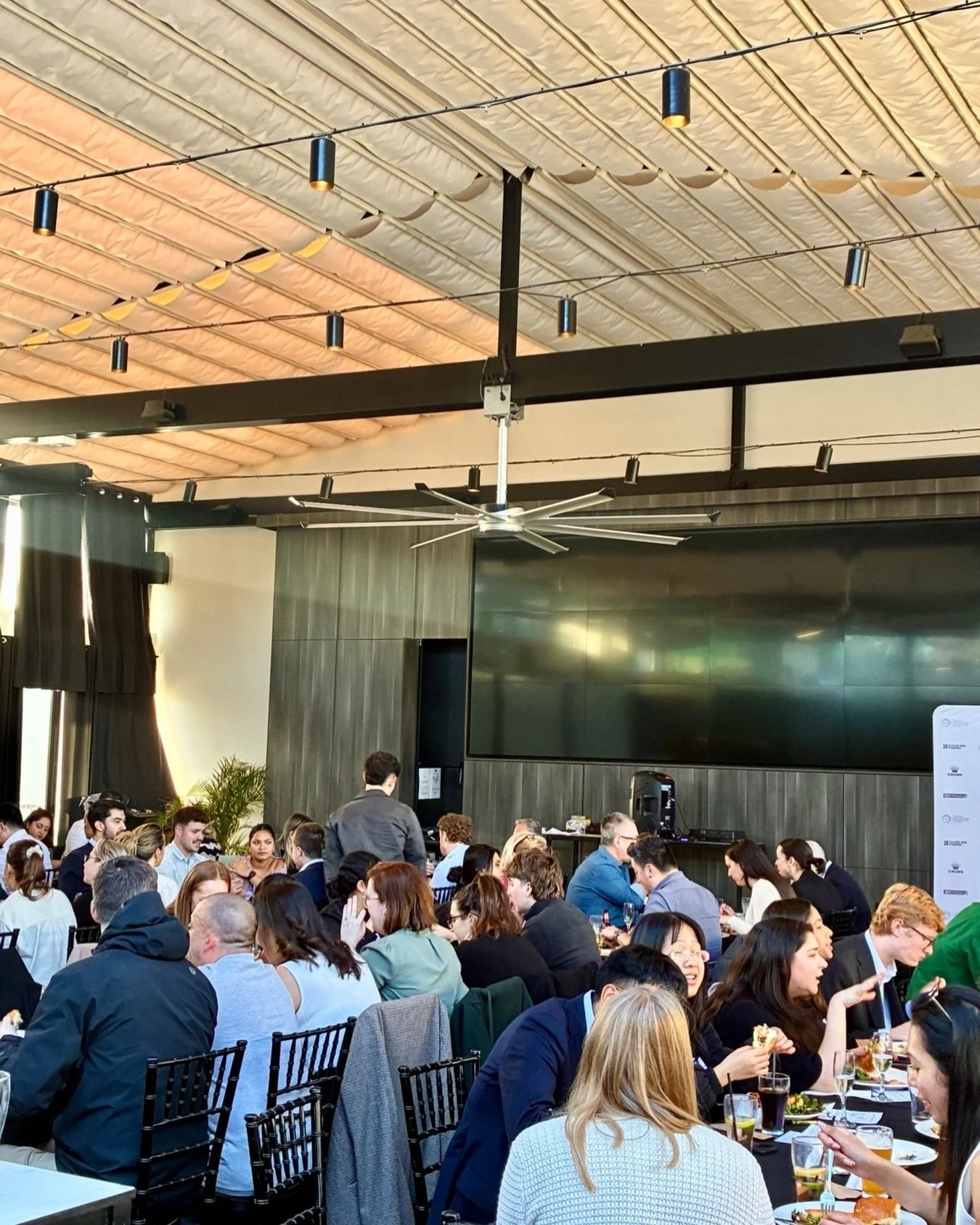 This EOFY, celebrate with your team at Bells Hotel!

Just minutes from the city, with multiple function spaces, we can host everything from  casual team lunches to full-scale gala dinners.

Tailor your event with food and drink options to suit your g