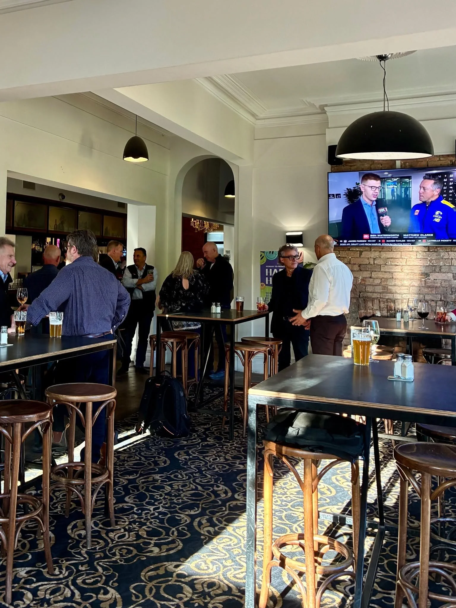 The King&rsquo;s Birthday long weekend is looking good at Bells.

We&rsquo;re open as usual with footy live and loud all weekend long. Book in for our $70 AFL package including a pub classic, drinks from siren to siren and a spot right in front of th