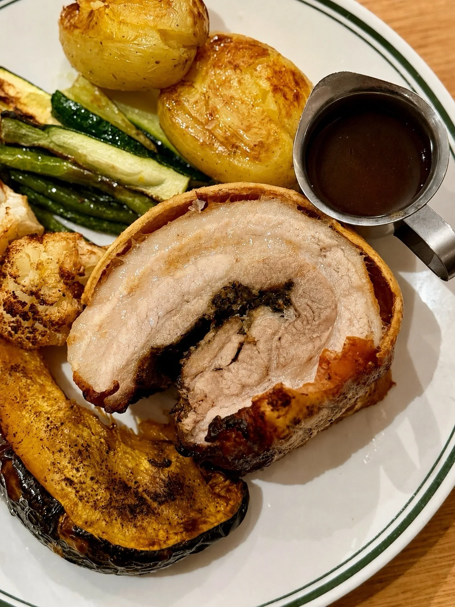 It&rsquo;s Sunday tomorrow - come make the most of your weekend at Bells Hotel.

Our Sunday Chef&rsquo;s Roast is on from midday, served with all the trimmings for just $28 a plate.

Grab some beers with the crew and catch all the sporting action liv
