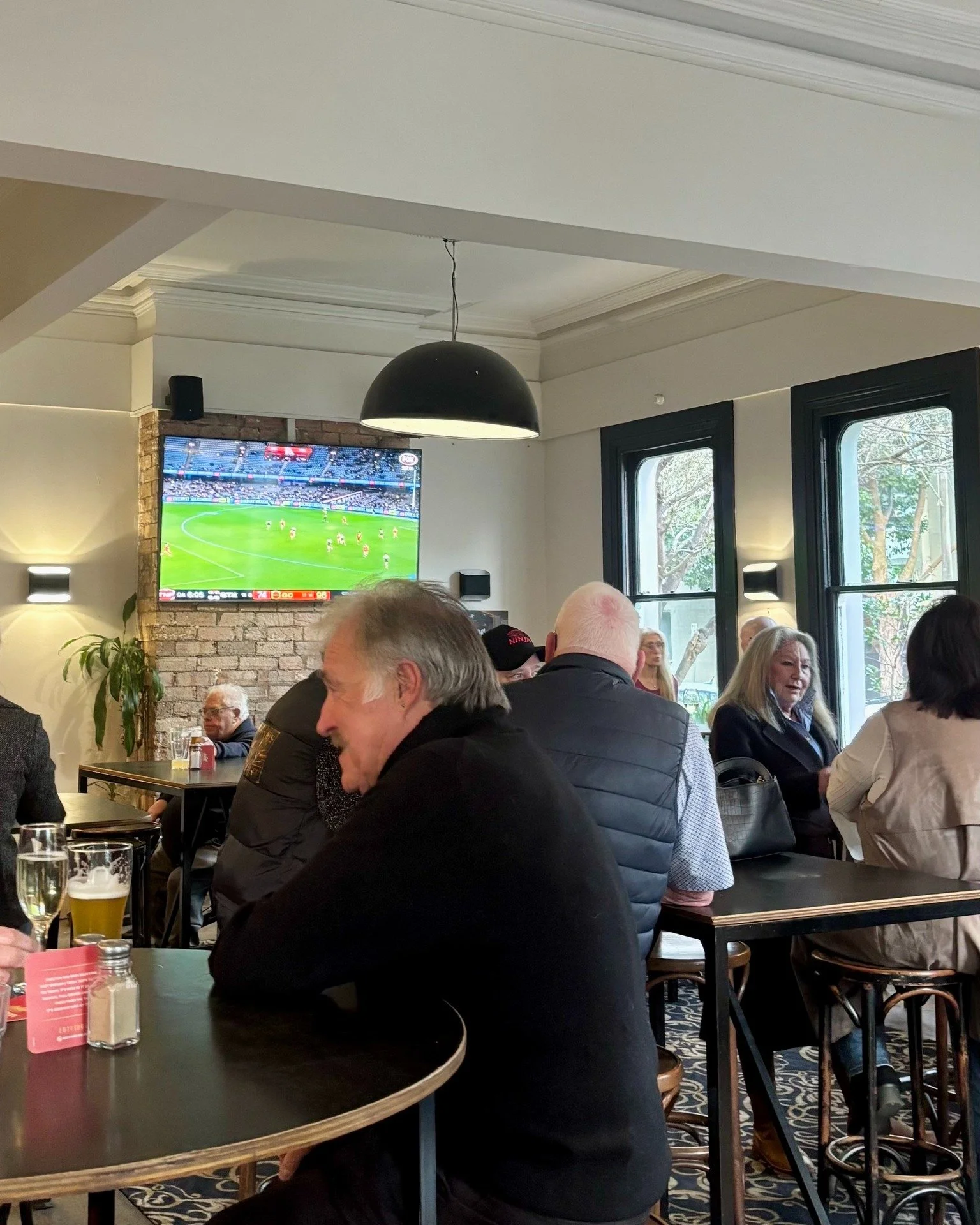 It all comes down to this weekend. Catch the AFL Finals live at Bells with Sydney taking on Fremantle tonight, followed by Hawthorn v Brisbane on Saturday.

Make a night of it with our Siren to Siren package. For $70 per person, you&rsquo;ll get a pr