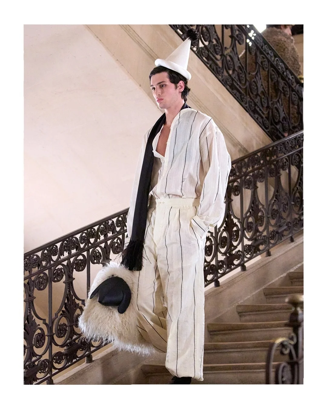 JACQUEMUS - Collection &laquo;&nbsp;Le Palmier&nbsp;&raquo;

@Jacquemus 
Ostrich Feathers polka dots hat, LOOK N&deg;48
Collection &laquo;&nbsp;Le Palmier&nbsp;&raquo; SS26

MADE IN PARIS

Thank you for trusting&nbsp;@maisonfevrier 
&bull;
&bull;
&bu