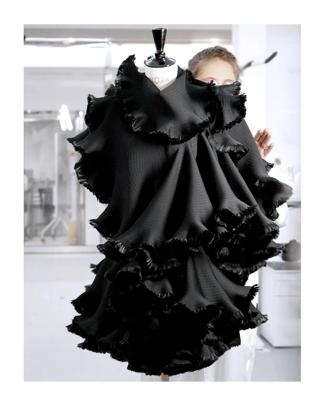 DIOR - Haute Couture SS26, Look N&deg;09

Discover the making of this black knitted ruffle dress, meticulously adorned with feathers inserted into the knit &mdash; handcrafted by the artisans of @maisonfevrier in Paris

@Dior by&nbsp;Jonathan.Anderso