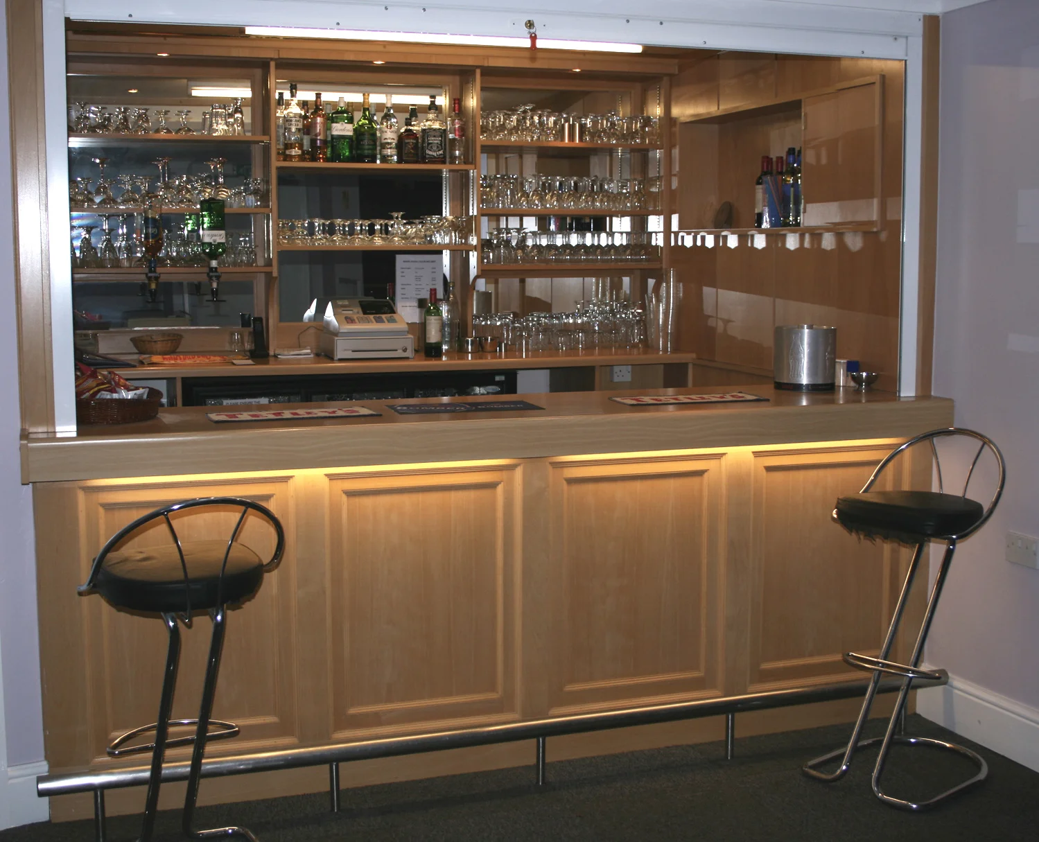 bar.jpg