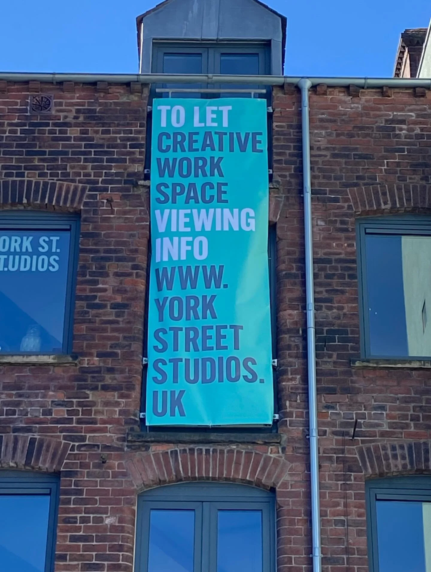 Hung a banner on the building yesterday, viewable from York Street, Marsh Lane and the mainline railway. Big thanks to @designproject_  and @fastsignsleeds  for keeping the branding fresh and clean. DM or get in touch to check availability hello@york