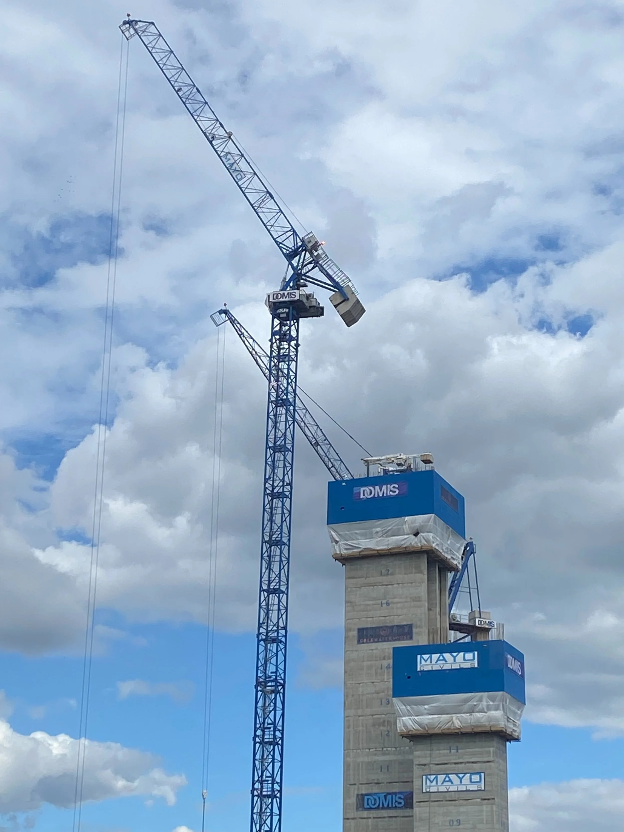 Go away for a few days and the skyline changes!
Progress on the Leeds Urban Village site, now up to 20th floor with the lift tower, another 3 to go. It&rsquo;s going to be another big block with several other tower blocks filling the site. Just what 
