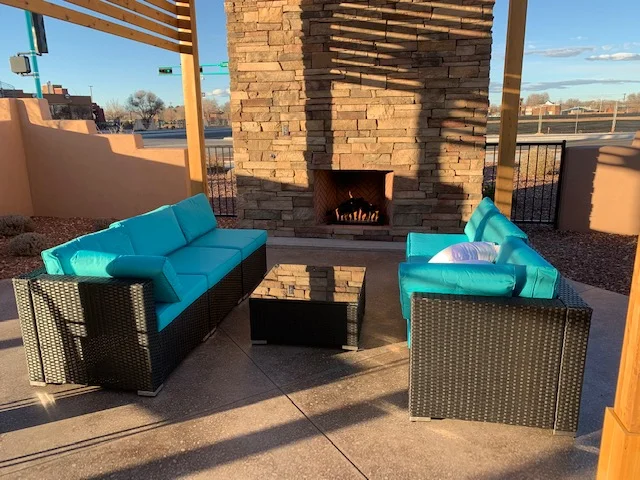 patio lounge.jpg