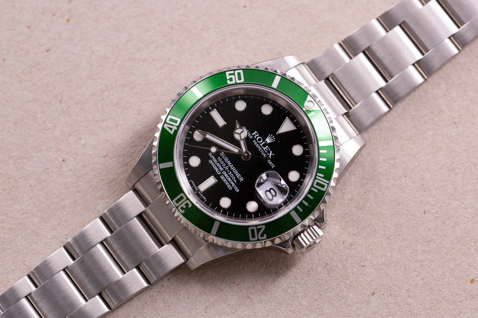 Rolex_16610LV_Submariner_Date_Green_Bezel_NOS_Stickers_Full_Set_2006_13.jpg