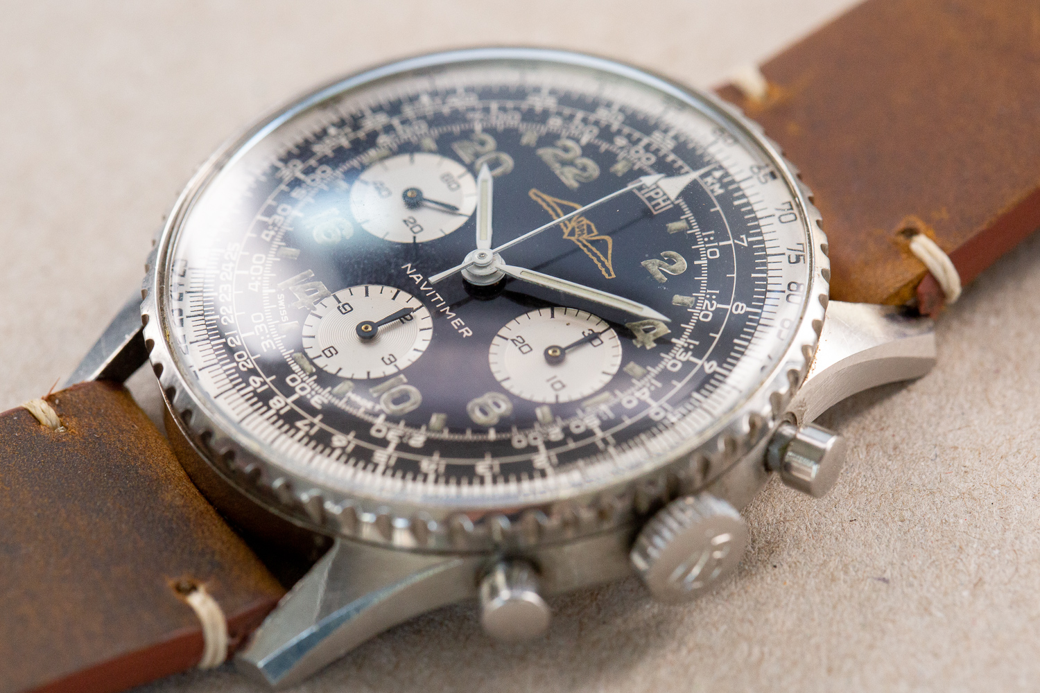 Breitling_Navitimer_AOPA_Gold_Logo_24_Hour_1965_14.jpg