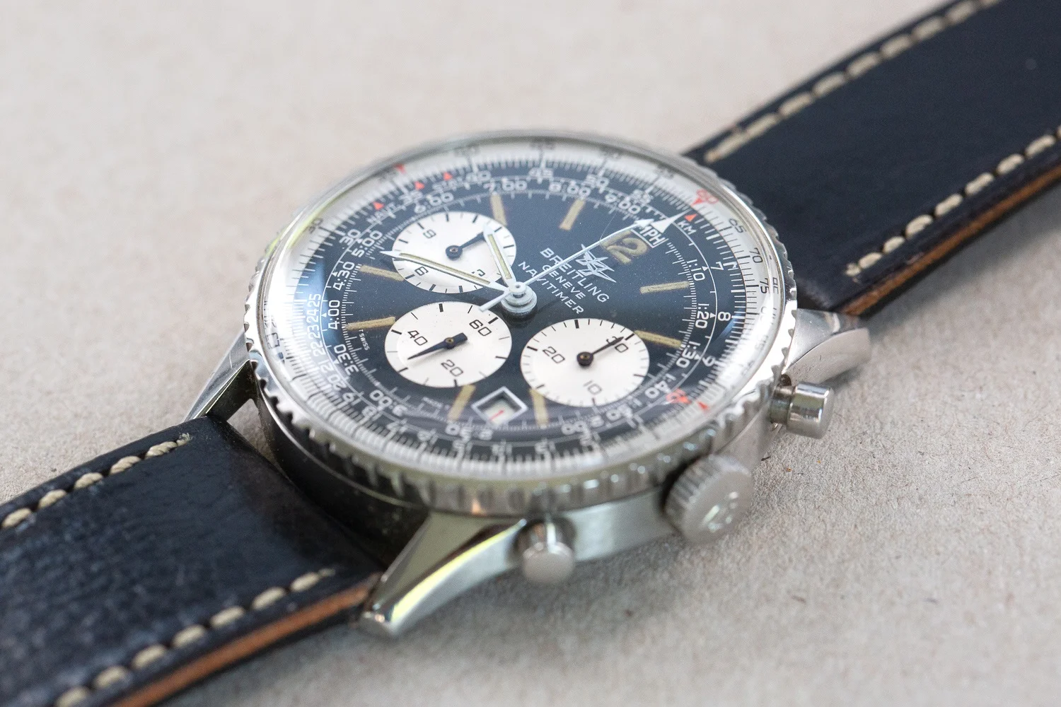 Breitling_7806_Navitimer_Tropical_Haze_1973_4.jpg