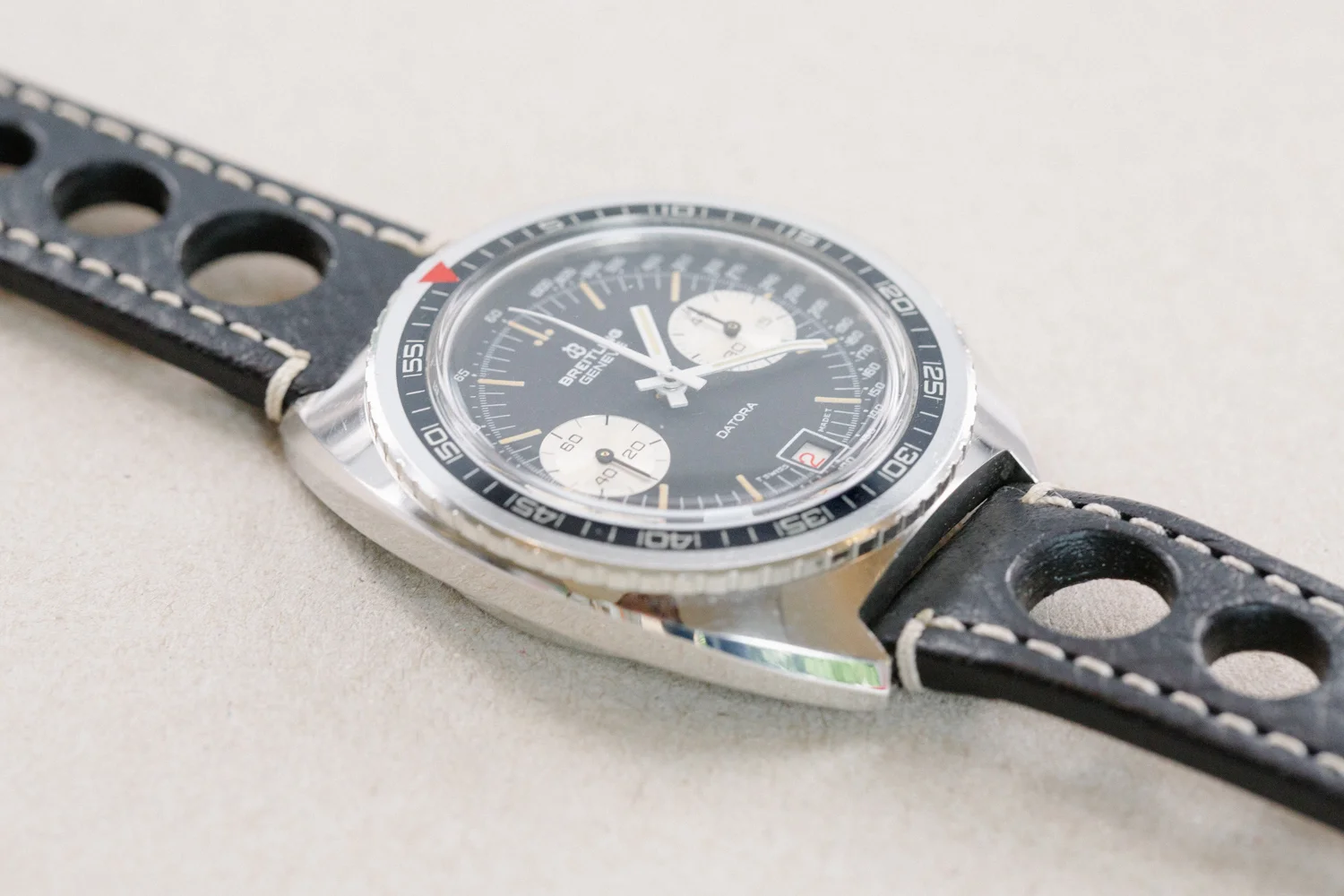 Breitling_Datora_2034_Black_Reverse_Panda_Mint_5.jpg