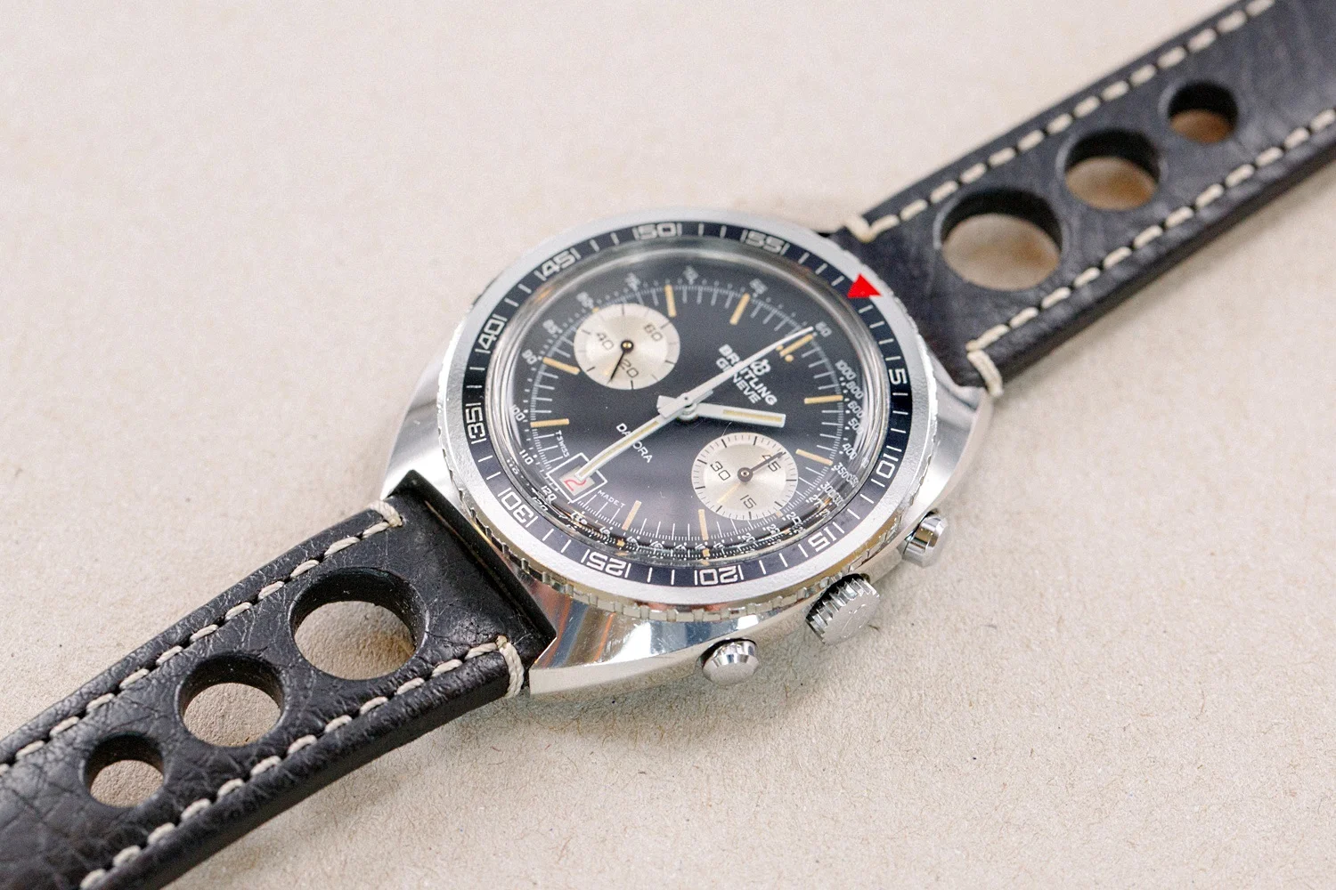 Breitling_Datora_2034_Black_Reverse_Panda_Mint_17.jpg